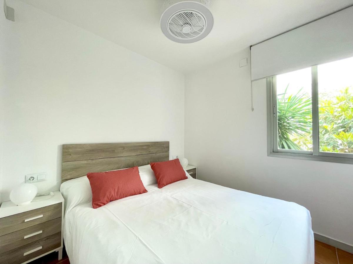 Luminoso Apartamento Frente Al Mar Con Piscina Roses Kültér fotó